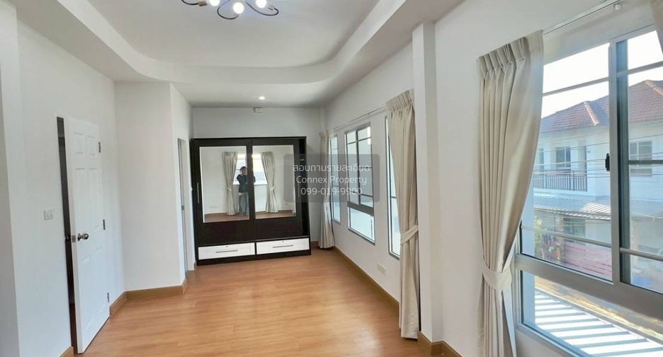 For sale 3 bedrooms house in Khlong Sam Wa, Bangkok