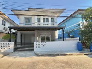 For sale 3 bedrooms house in Khlong Sam Wa, Bangkok