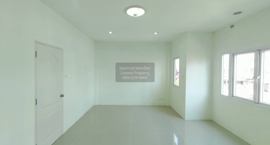 Casa adosada en venta de 3 habitaciones en Phutthamonthon, Nakhon Pathom