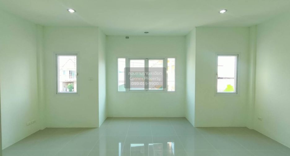 Casa adosada en venta de 3 habitaciones en Phutthamonthon, Nakhon Pathom