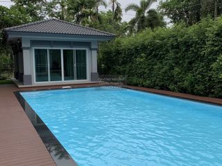 Casa en venta de 5 habitaciones en Bang Yai, Nonthaburi