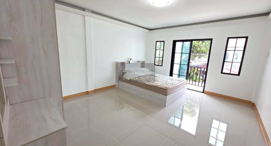 For sale 2 bedrooms townhouse in Khlong Sam Wa, Bangkok
