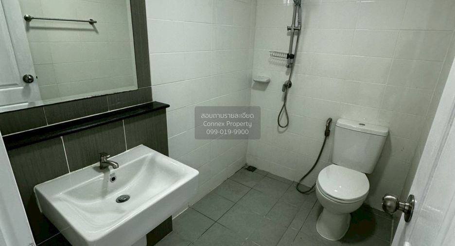 For sale 3 bedrooms townhouse in Lat Phrao, Bangkok
