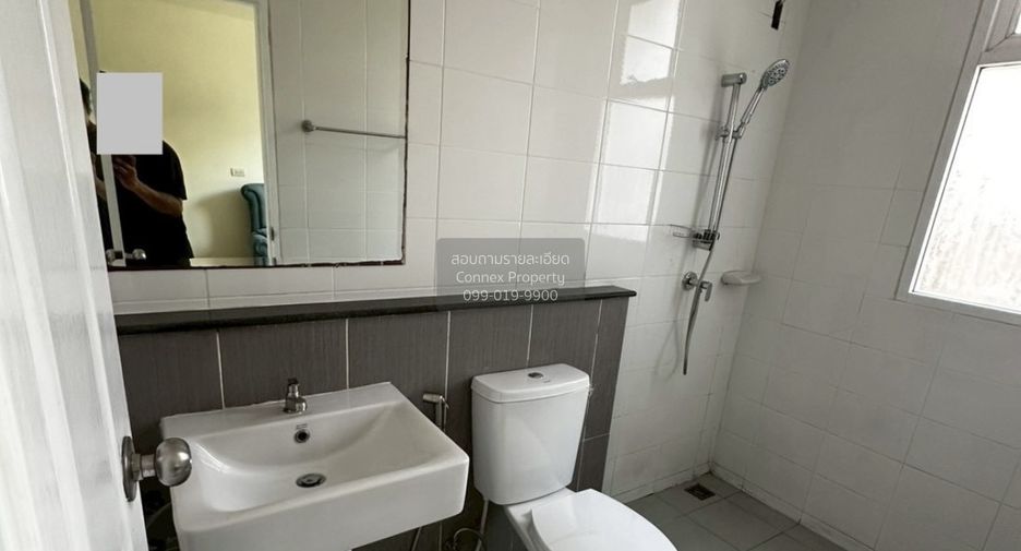 For sale 3 bedrooms townhouse in Lat Phrao, Bangkok