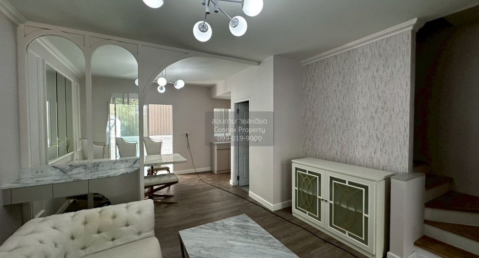 For sale 3 bedrooms townhouse in Lat Phrao, Bangkok