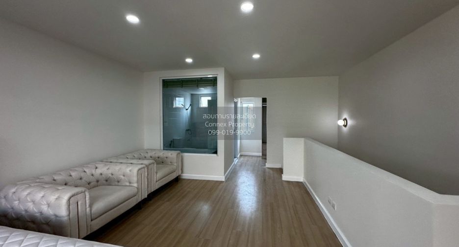 For sale 3 bedrooms townhouse in Lat Phrao, Bangkok