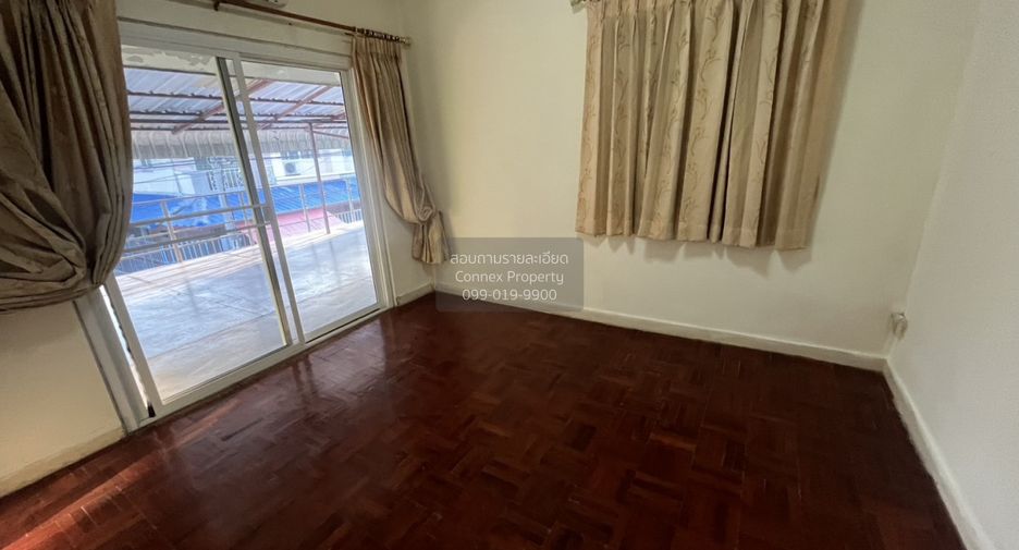 Casa adosada en venta de 3 habitaciones en Mueang Samut Prakan, Samut Prakan