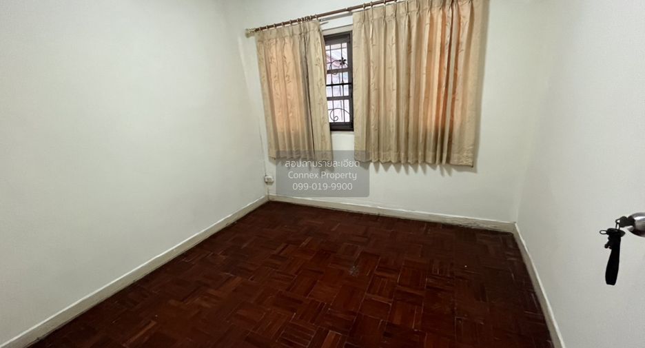 Casa adosada en venta de 3 habitaciones en Mueang Samut Prakan, Samut Prakan