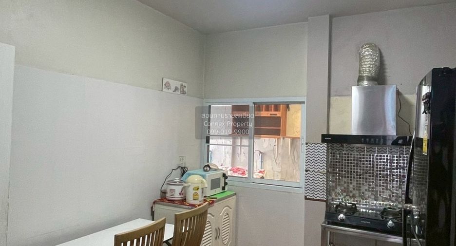 For rent 4 bedrooms house in Lat Phrao, Bangkok