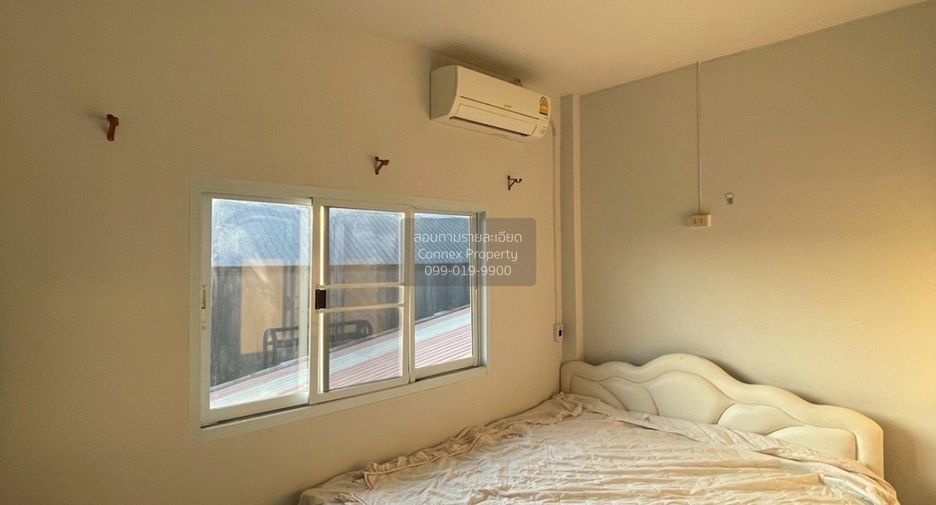 For rent 4 bedrooms house in Lat Phrao, Bangkok