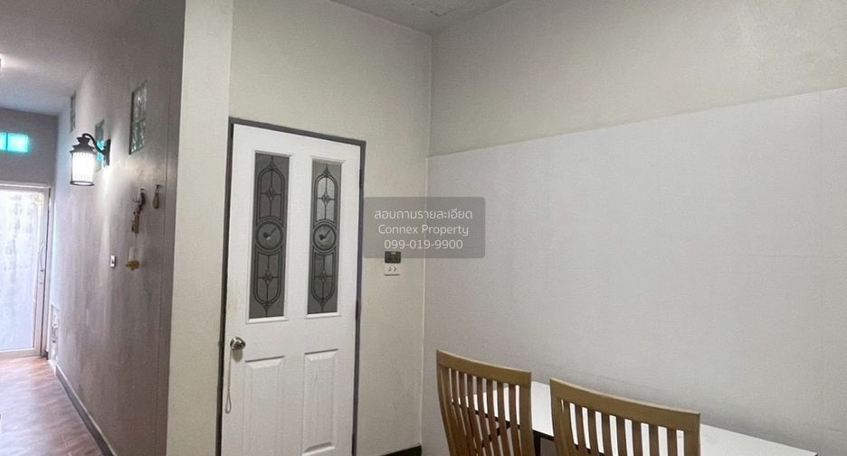 For rent 4 bedrooms house in Lat Phrao, Bangkok