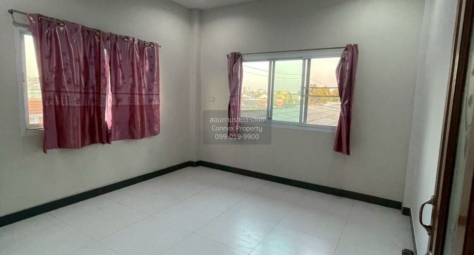 For rent 4 bedrooms house in Lat Phrao, Bangkok
