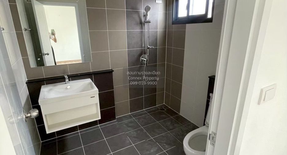 For rent 4 bedrooms house in Bang Phli, Samut Prakan