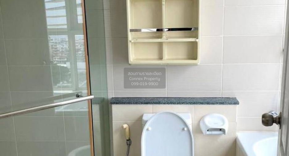 For rent 2 bedrooms condo in Khlong San, Bangkok