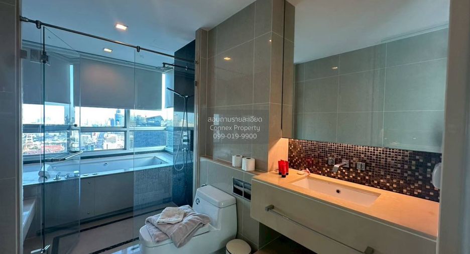 For rent 2 bedrooms condo in Watthana, Bangkok