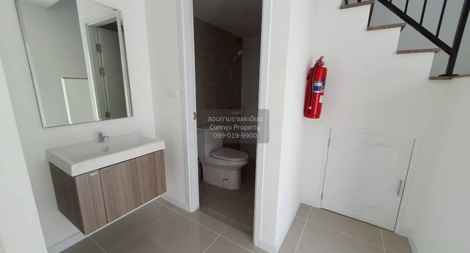 For rent 3 bedrooms townhouse in Bang Phli, Samut Prakan