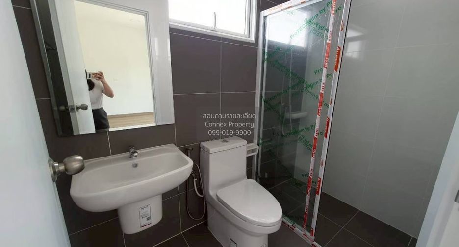 For rent 3 bedrooms townhouse in Bang Phli, Samut Prakan