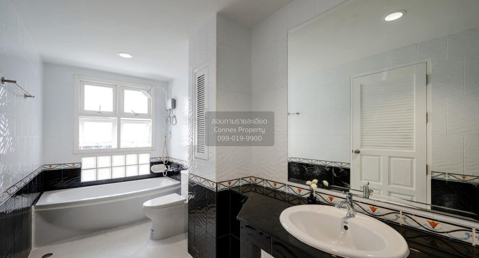 For rent 6 bedrooms townhouse in Chatuchak, Bangkok