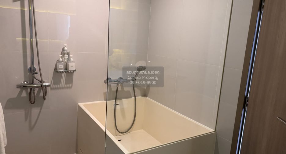 For rent 2 bedrooms condo in Phra Khanong, Bangkok
