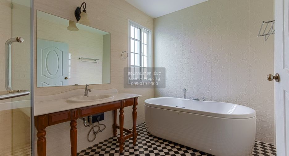 For rent 4 ベッドルーム house in Bang Na, Bangkok