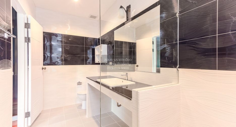For rent 4 ベッドルーム house in Bang Na, Bangkok