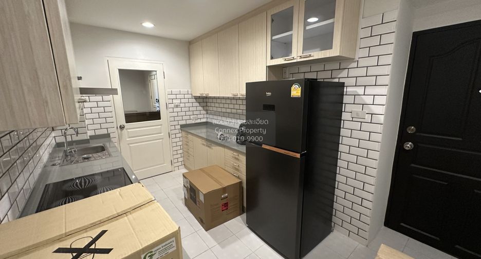 Wohnung zur Miete mit 3 Zimmer in Pathum Wan, Bangkok