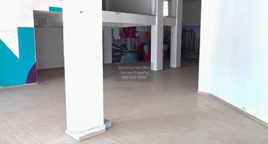 For rent 5 bedrooms retail Space in Thon Buri, Bangkok