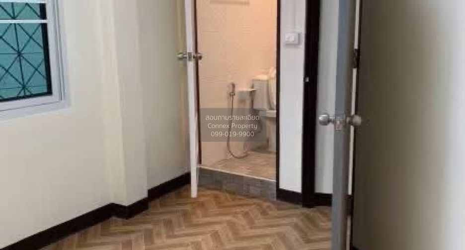 For rent 5 bedrooms retail Space in Sathon, Bangkok