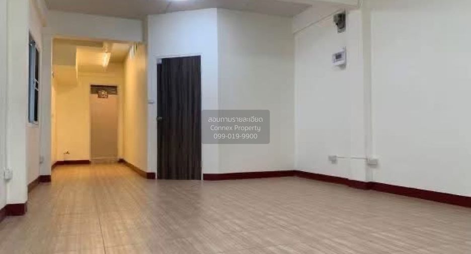 For rent 5 bedrooms retail Space in Sathon, Bangkok
