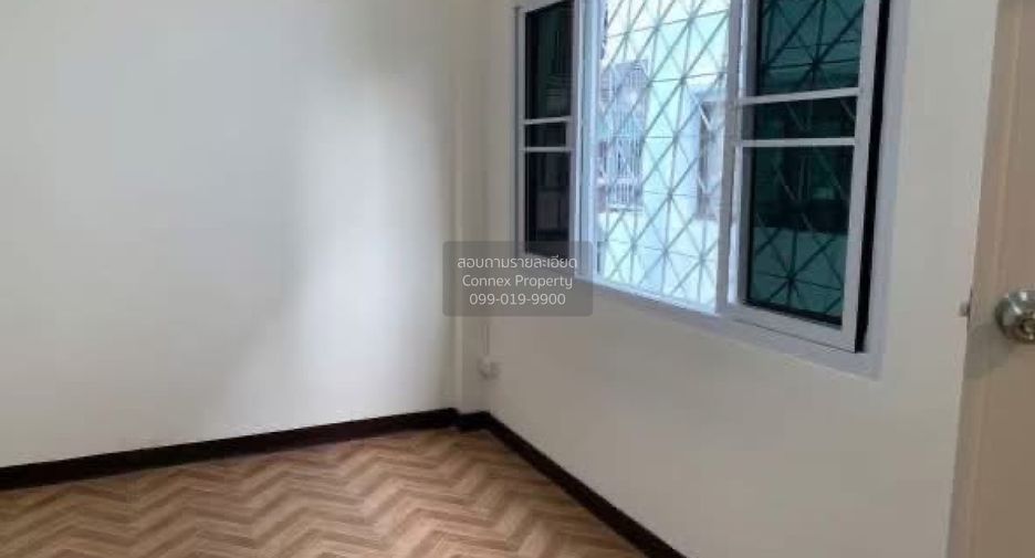 For rent 5 bedrooms retail Space in Sathon, Bangkok