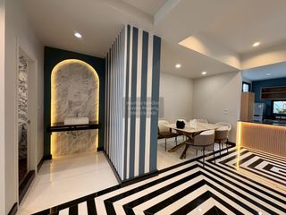 Casa adosada en alquiler de 4 habitaciones en Lat Phrao, Bangkok