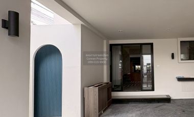 For rent 4 bedrooms townhouse in Lat Phrao, Bangkok