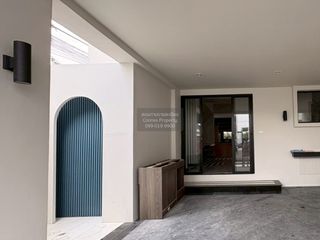 Casa adosada en alquiler de 4 habitaciones en Lat Phrao, Bangkok