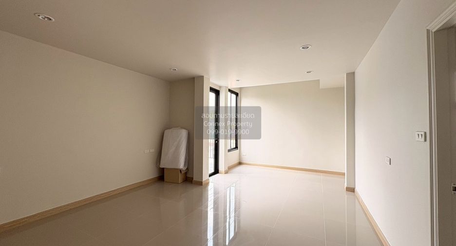 For rent 4 bedrooms townhouse in Lat Phrao, Bangkok