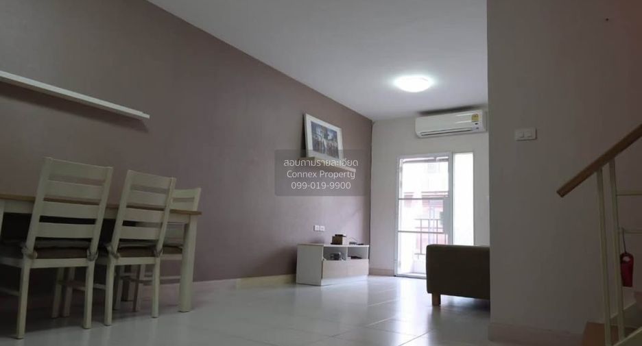 For rent 3 bedrooms townhouse in Lat Phrao, Bangkok