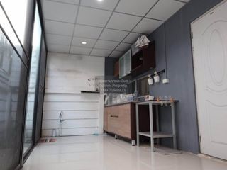 For rent 3 bedrooms townhouse in Lat Phrao, Bangkok