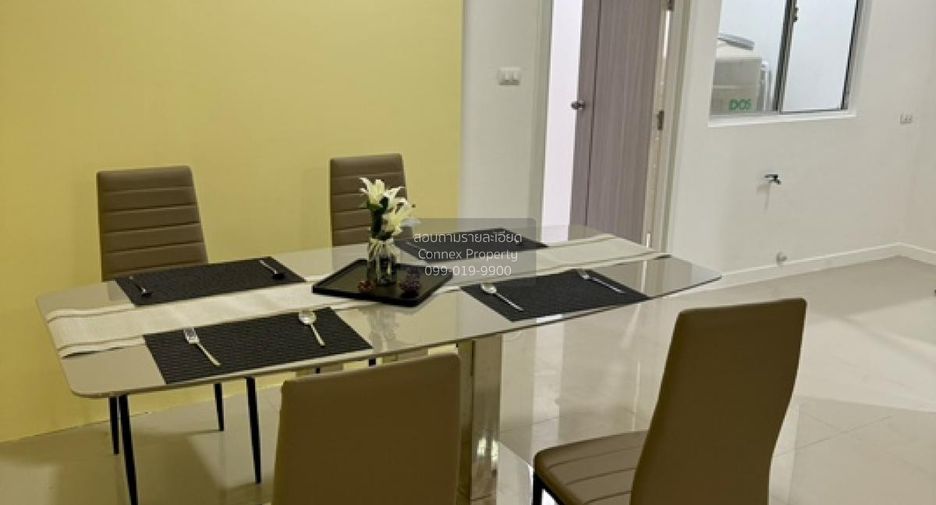 For rent 3 bedrooms townhouse in Bang Khae, Bangkok