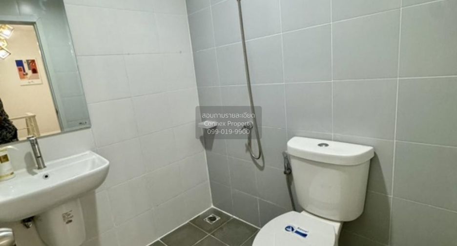 For rent 3 bedrooms townhouse in Bang Khae, Bangkok
