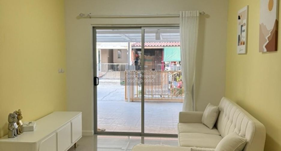 For rent 3 bedrooms townhouse in Bang Khae, Bangkok