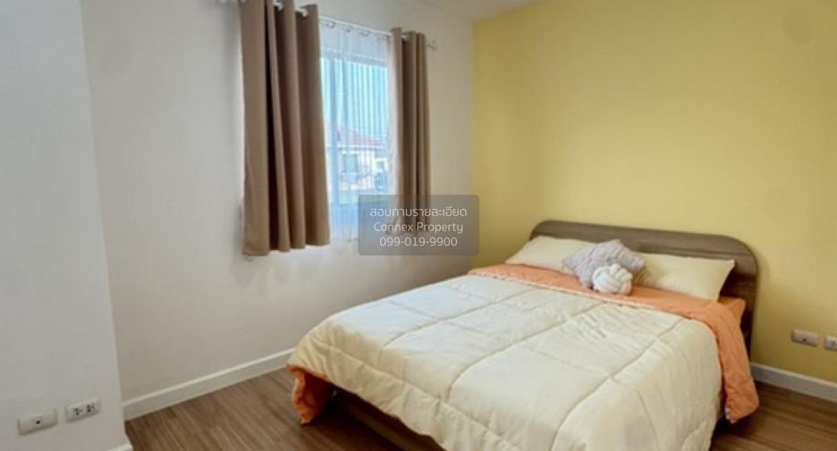 For rent 3 bedrooms townhouse in Bang Khae, Bangkok