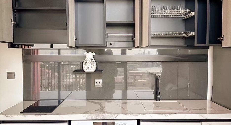 For rent 1 bed condo in Phra Khanong, Bangkok