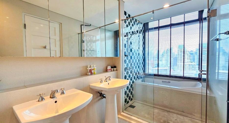 For rent and for sale 2 bedrooms condo in Khlong Toei, Bangkok