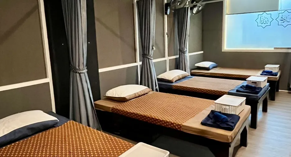 For sale 1 bed retail Space in Pratumnak, Pattaya