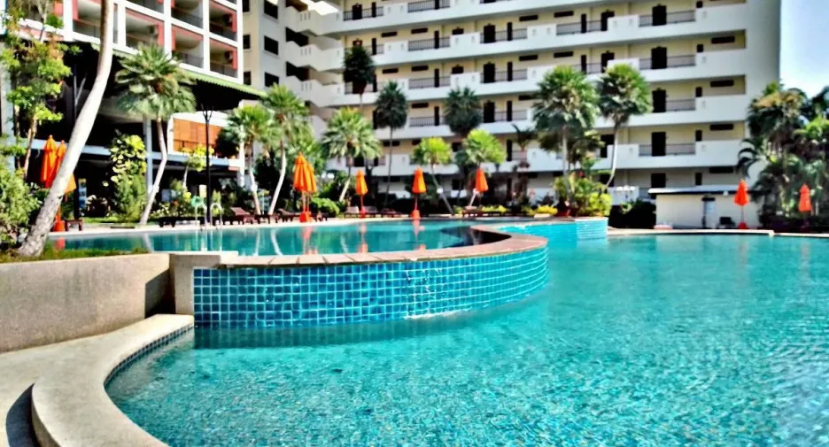 For rent 2 bedrooms condo in North Pattaya, Pattaya