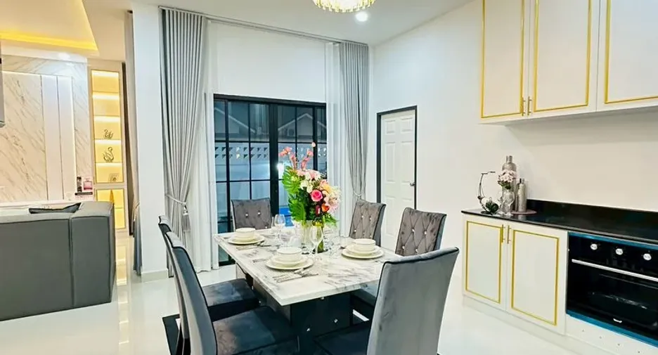 Casa en venta de 4 habitaciones en East Pattaya, Pattaya