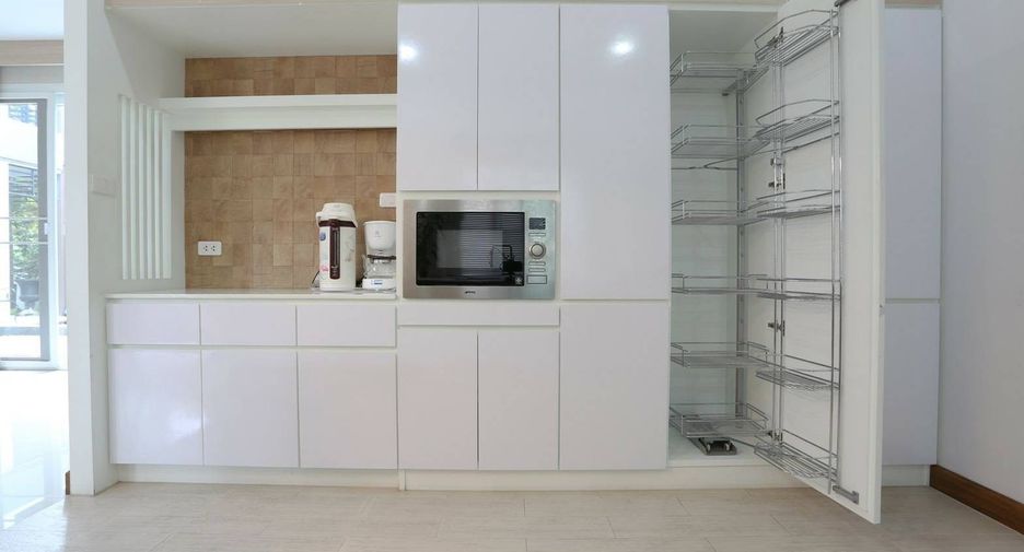 ให้เช่า 5 ห้องนอน บ้านเดี่ยว ใน หางดง, เชียงใหม่