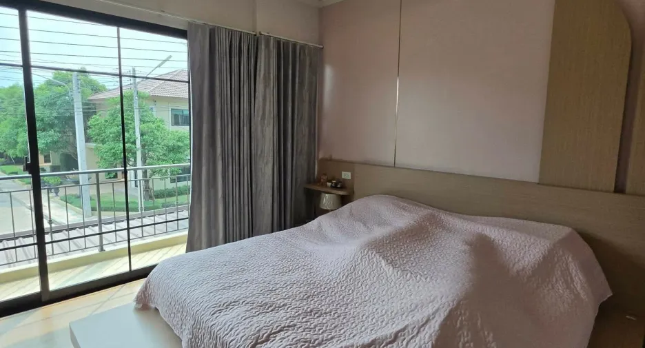 For rent 4 bedrooms house in Mae Rim, Chiang Mai