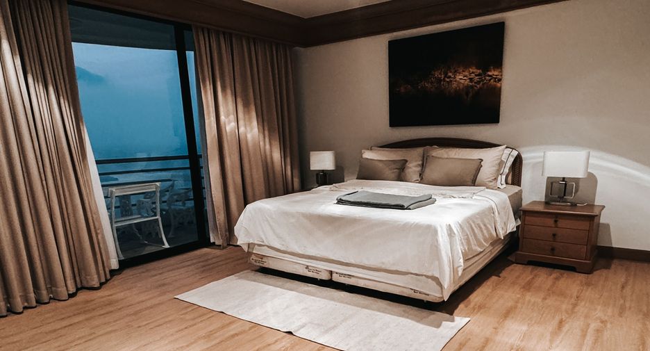 À vendre 4 chambres condo à Pratumnak, Pattaya