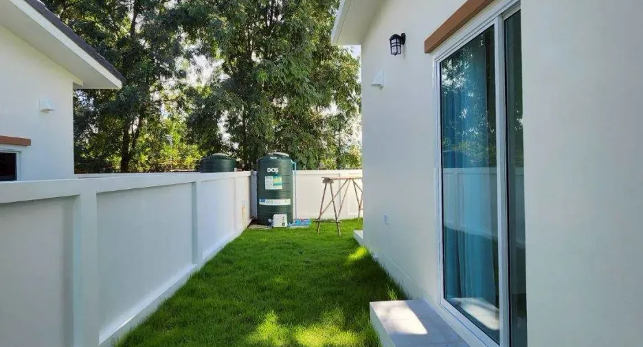 For sale 4 bedrooms house in Saraphi, Chiang Mai