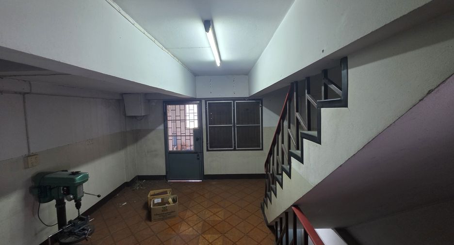 For sale and for rent 4 bedrooms retail Space in Mueang Chiang Mai, Chiang Mai